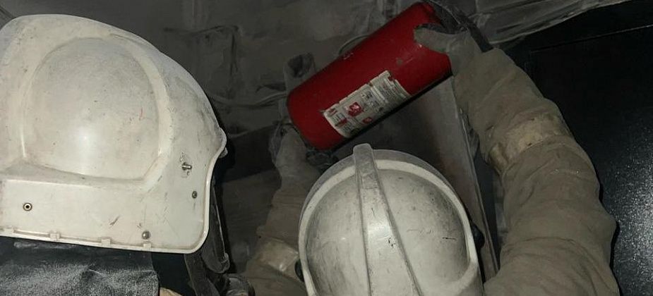 В Краснотурьинске горел щиток в подъезде