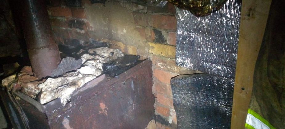 В поселке Воронцовка сосед помог пенсионерке отстоять баню от уничтожения в огне