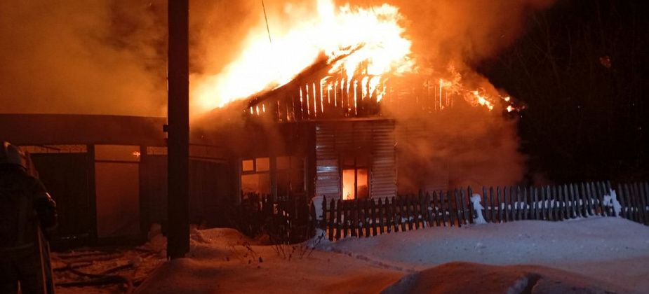 На Медном Руднике из огня спасли женщину с тремя детьми