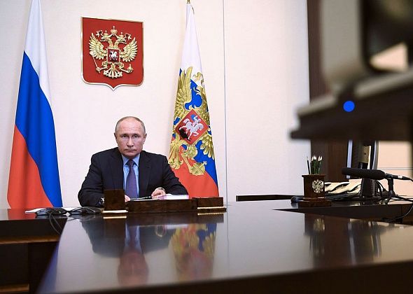 Путин предложил отменить предел по возрасту для назначаемых им чиновников