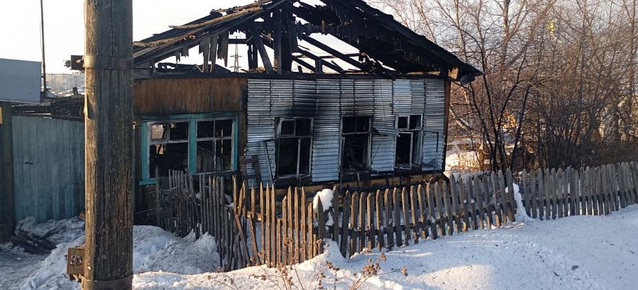 «Мама, мы горим!» Погорельцы с Первомайской рассказали, как огонь уничтожил дом. Людям нужна помощь