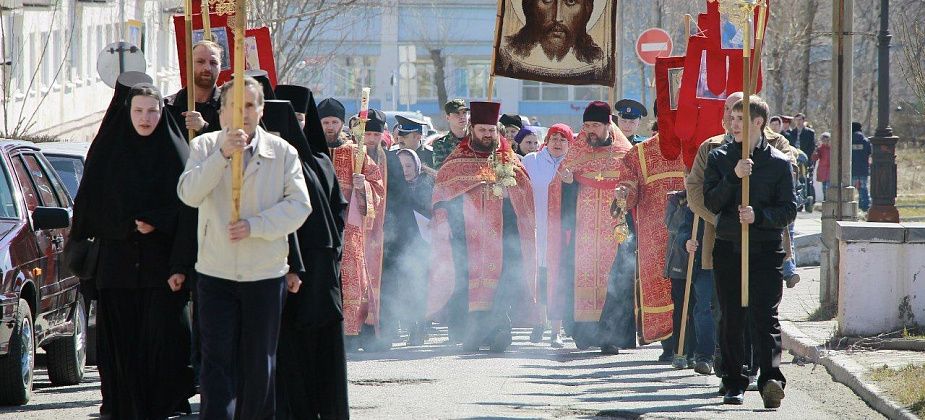 Православные собираются встретить Благодатный огонь 