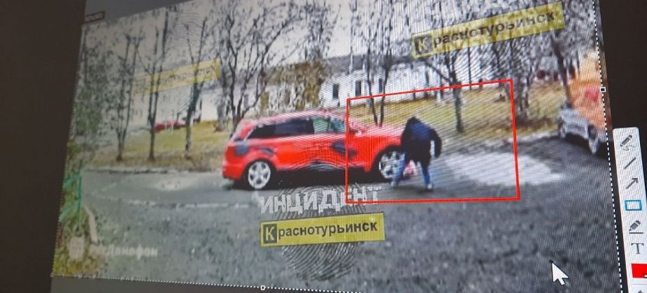 По порче шин дорогой иномарки назначена экспертиза
