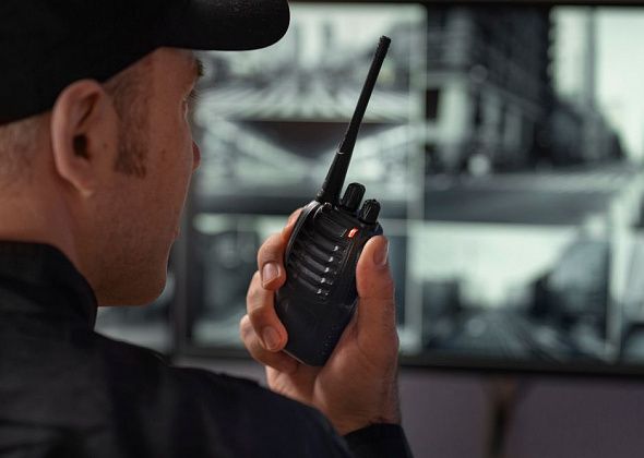 Суд оштрафовал ЧОП за нарушения в хранении спецсредств и ношении формы