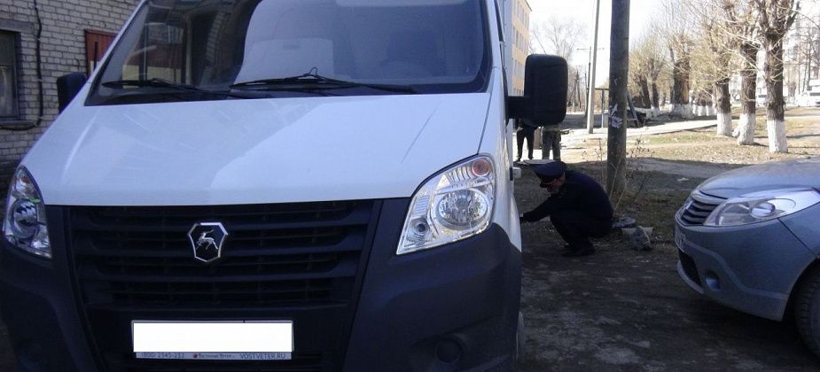 Водителя колбасной фабрики обязали выплачивать предприятию 1,3 млн рублей  