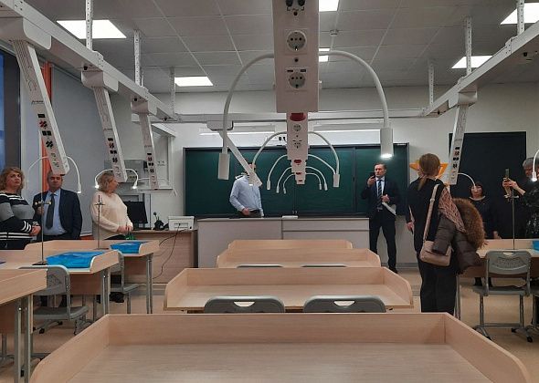 Показываем, что внутри самой современной на севере области школы