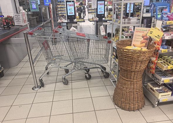 Читатели сообщают о проблемах с оплатой в магазинах по безналу