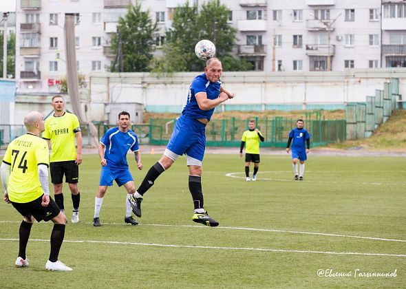 Завтра в Краснотурьинск приезжает лидер футбольного первенства