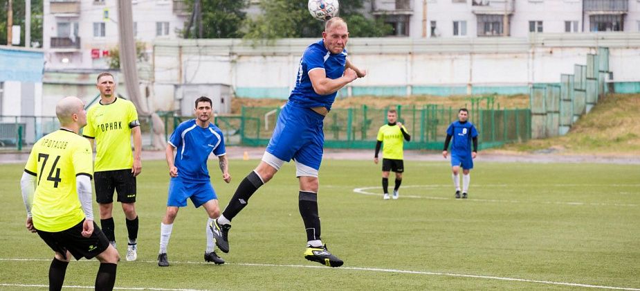 Завтра в Краснотурьинск приезжает лидер футбольного первенства