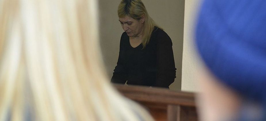 «Ненавижу, но убивать не хотела». Начался суд над продавщицами «стекляшки», напавшими с ножами на 28-летнего мужчину 