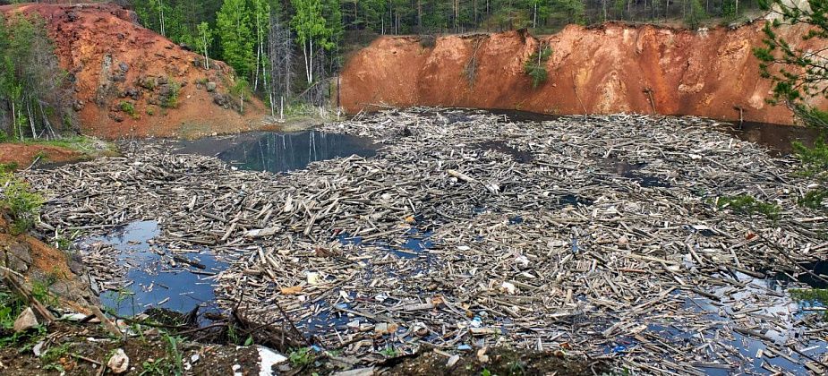 Из-за захламления карьера под Рудничным прокуратура внесла представление предпринимателю