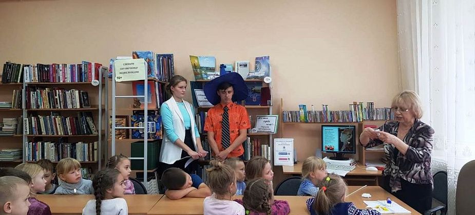 Дошкольникам рассказали, как бумагу, стекло и пластик можно превратить в поделки