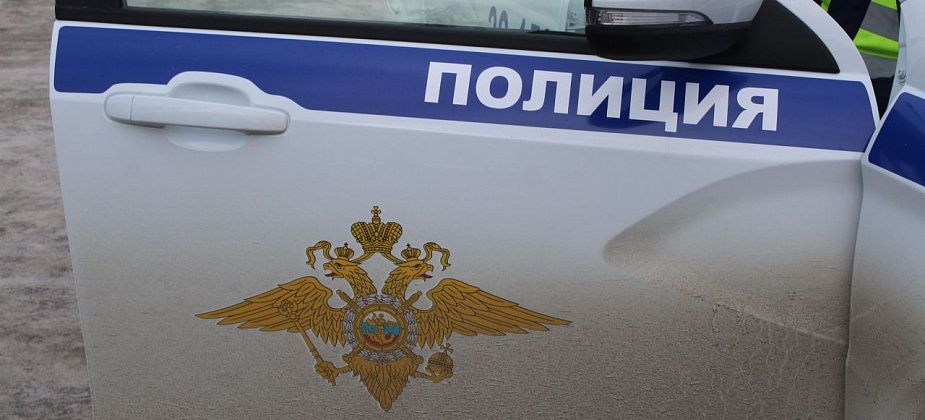 Полицейские проверяют детей, находящихся в общественных местах без сопровождения взрослых