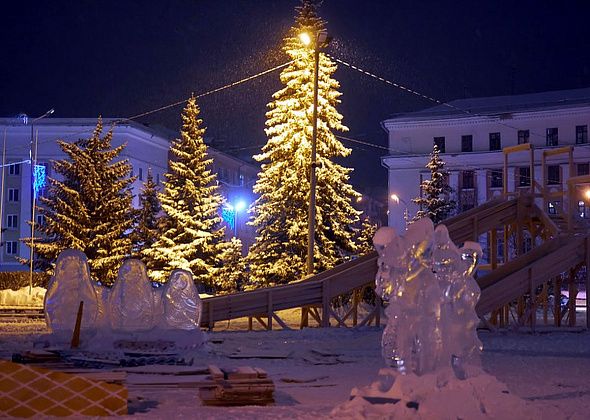 В Краснотурьинске открыли новогодний городок, но он еще не закончен