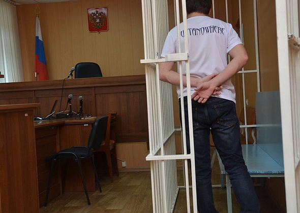 Мужчина дважды повреждал плечо сожительнице. Он отделался условным сроком