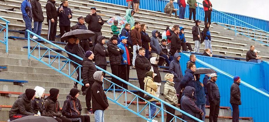Футболисты «Маяка» сыграют с тагильчанами 