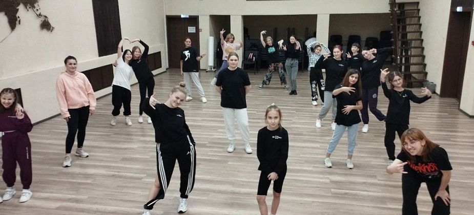 Участники проекта “DANCE PERFS” провели танцевальный вечер