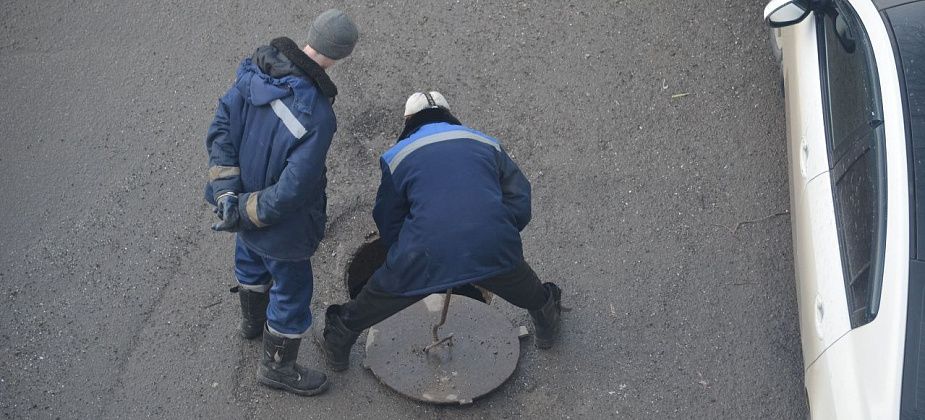 Прокуратура через суд планирует обязать коммунальщиков навести порядок в системе канализации