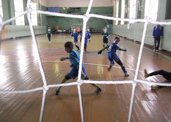 Команда по мини-футболу заняла на соревнованиях второе место