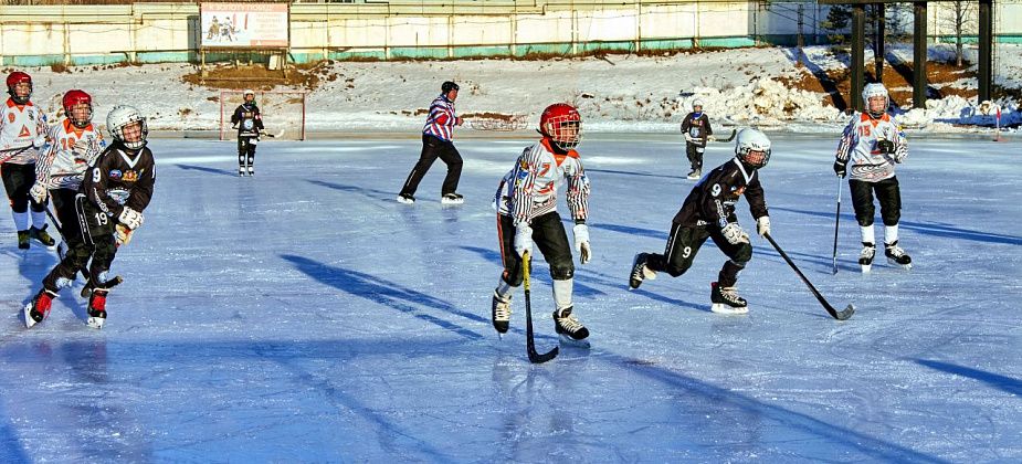Краснотурьинцы победили полевчан, но уступили первоуральцам