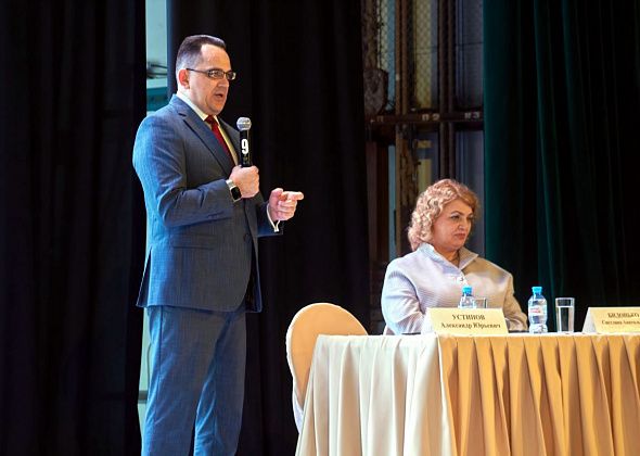 Мэр отчитался: очередь на жилье для детей-сирот закрыта, средняя зарплата — 87 тысяч, а пенсия - 25