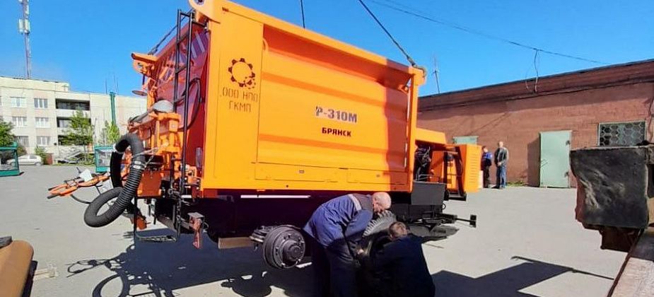 В Краснотурьинск купили машину для быстрого латания ям