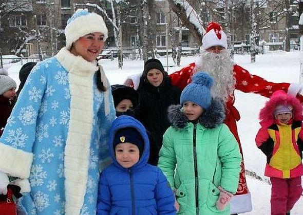Народный Дед Мороз поздравил детей из приюта