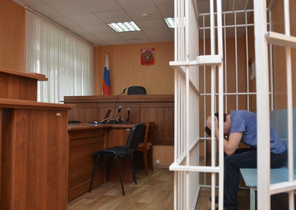 Взяли под стражу в зале суда. Осудили горожанина, похитившего 25 тысяч рублей 