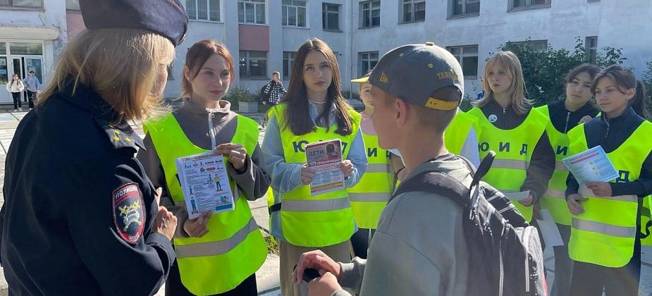 Беседы, рейды и молодежный патруль: Госавтоинспекция проводит масштабную акцию «Внимание - дети!»