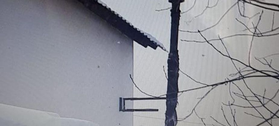 У гаража на ТЭЦ-поселке вспыхнула крыша 