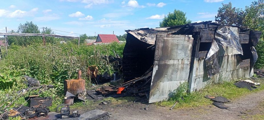 В Краснотурьинске горело заброшенное помещение
