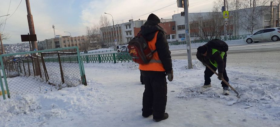 Подписан контракт на зимнюю уборку тротуаров Краснотурьинска