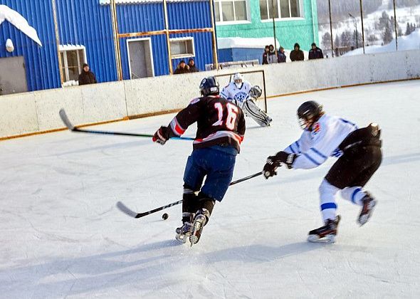 Хоккеисты Краснотурьинска вышли в финалы 