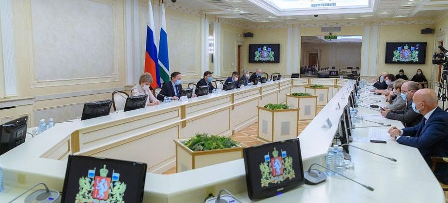 Евгений Куйвашев обсудил с экспертным сообществом новые стандарты жизни и подходы к сохранению здоровья уральцев 
