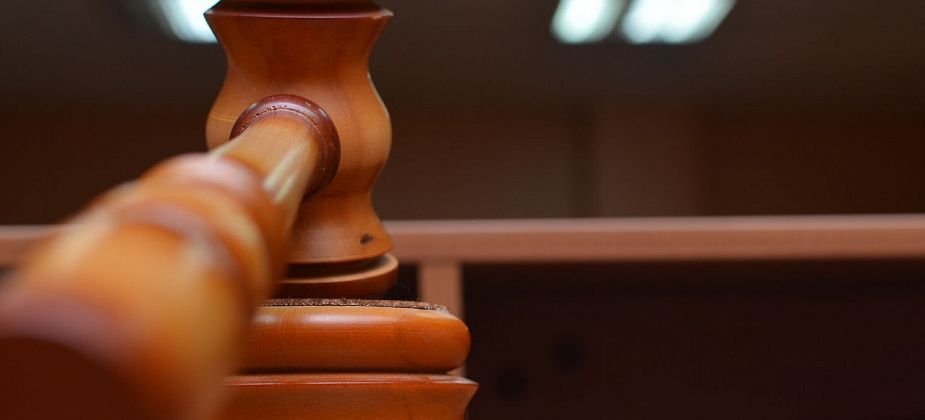 Работник требует 1,2 миллиона рублей за две производственные травмы