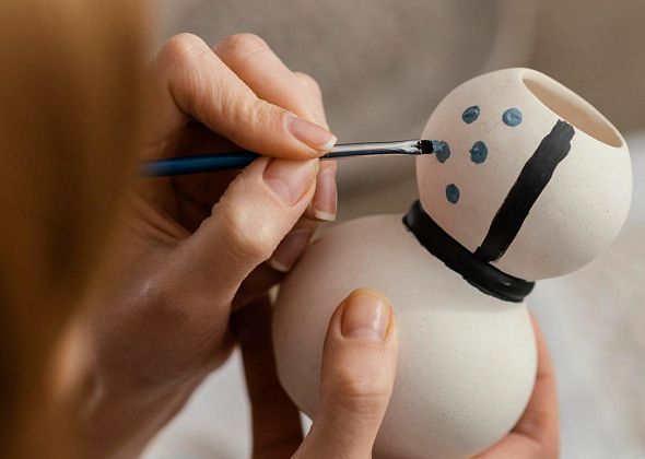 Мастер по сувенирной керамике проведет творческую встречу в библиотеке