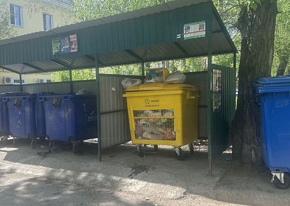 Пенсионерка из дома по улице Ленина жалуется на невывоз пластика