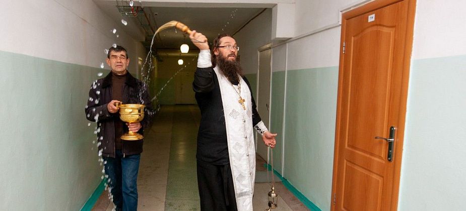 Здание ЮЗП освятили православные священники