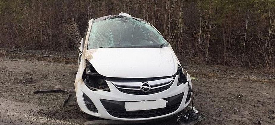 На выезде из города опрокинулся легковой автомобиль. Женщина-водитель попала в реанимацию