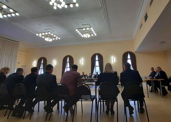 Заседание Думы перенесут из-за отчета и командировки мэра