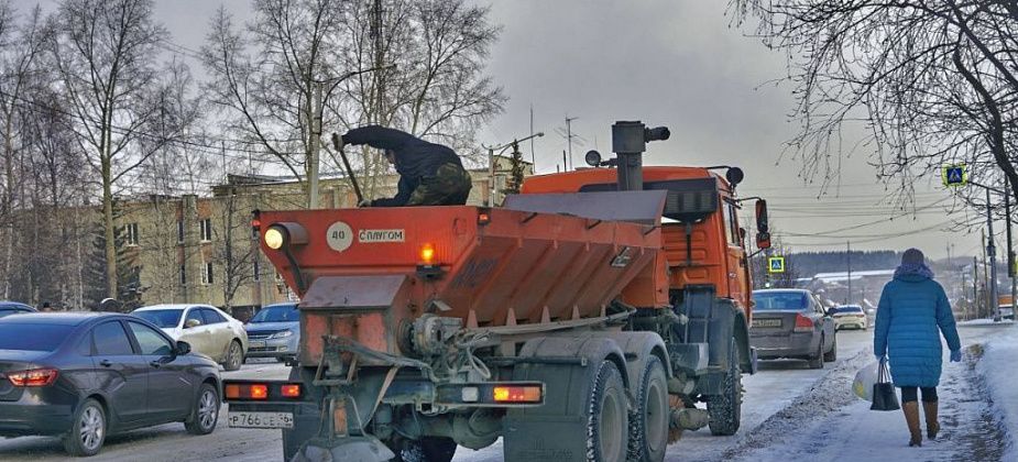 Подсыпать дороги Краснотурьинска начал московский «Арбат» 