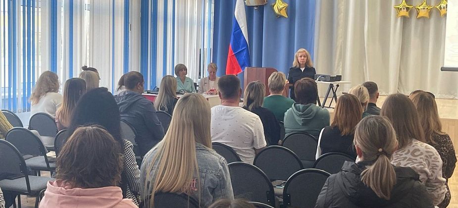 Госавтоинспекторы посещают общешкольные родительские собрания