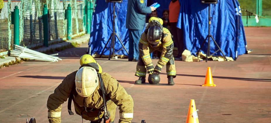 В Краснотурьинске прошли соревнования по пожарно-спасательному кроссфиту