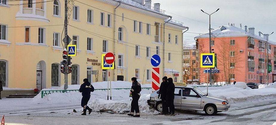 В Краснотурьинске произошло ДТП с участием машины автошколы