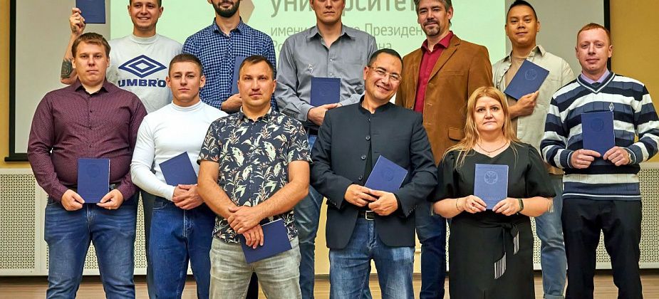 Впервые за пять лет в УрФУ выпустились заочники-«энергомашинисты» 