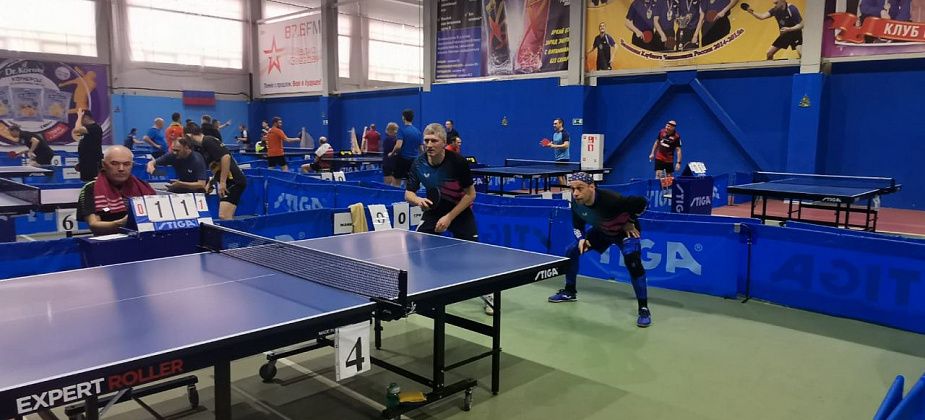 В финале чемпионата по настольному теннису краснотурьинцы стартовали с победы. Получился триллер