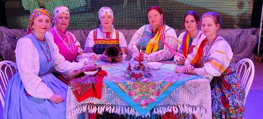 Коллектив "Вереи" провел старинные гадания