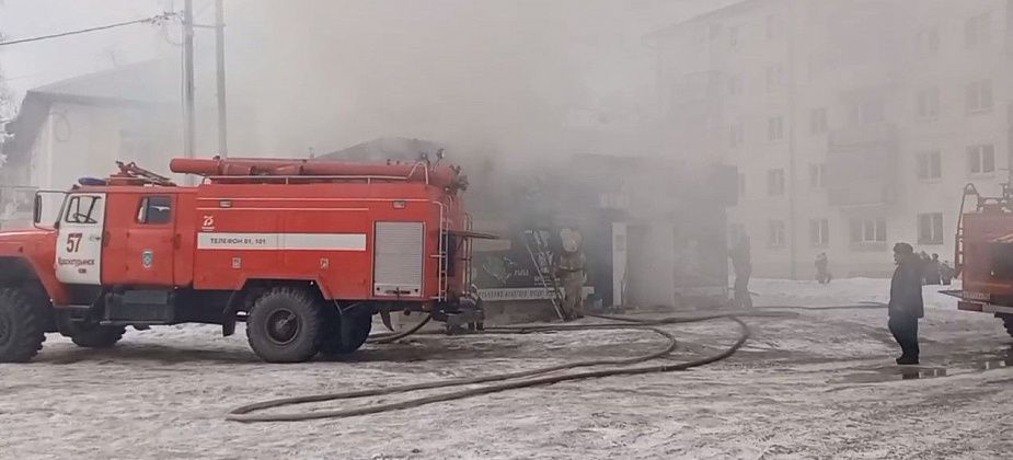 На улице Микова горит бар