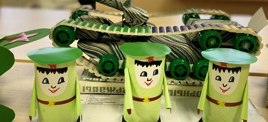 Ребята из подросткового клуба участвовали в «армейском» смотре 