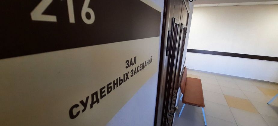 В Краснотурьинске судят обвиняемого в совращении подростка